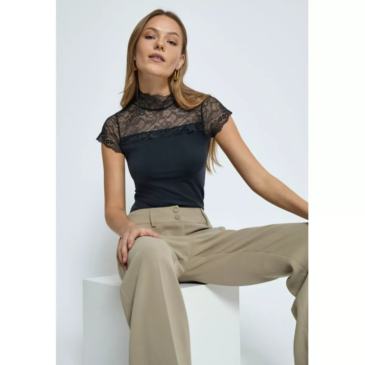 Minus Minus Top Zwart